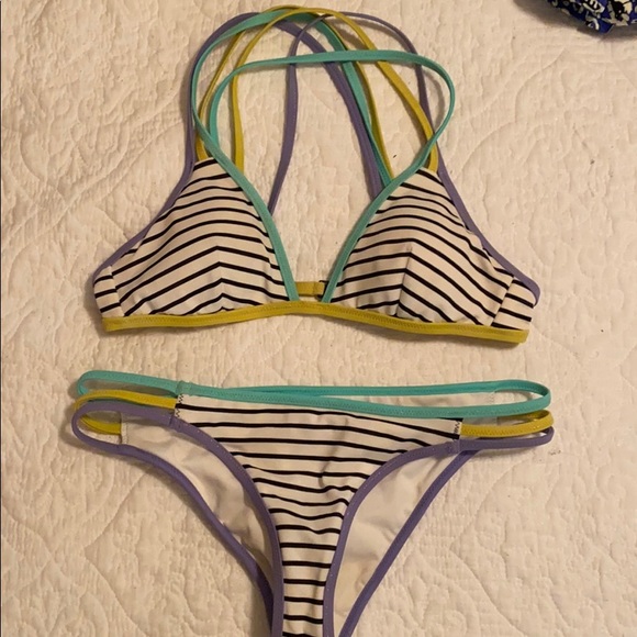 Victoria secret stripe bikini - Picture 1 of 3